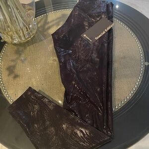 Lululemon Wunder Under HR Tight : Shine size 6 **SPECIAL EDITION
